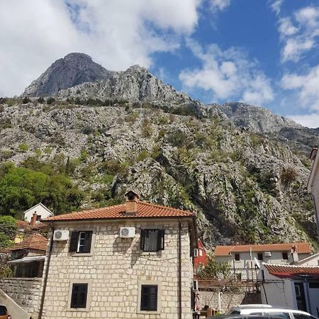 Viktor Rooms Kotor Luaran gambar
