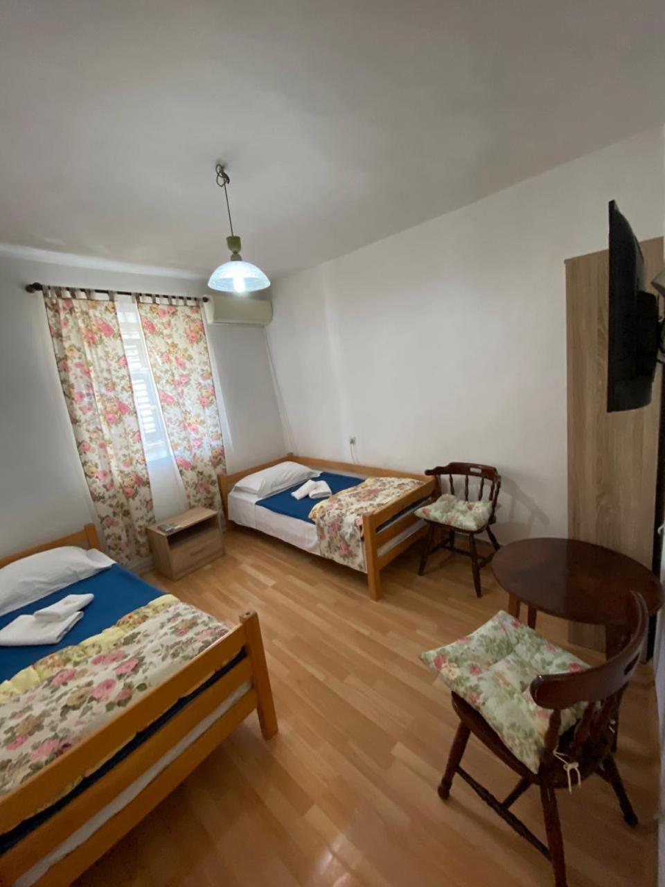 Viktor Rooms Kotor Luaran gambar