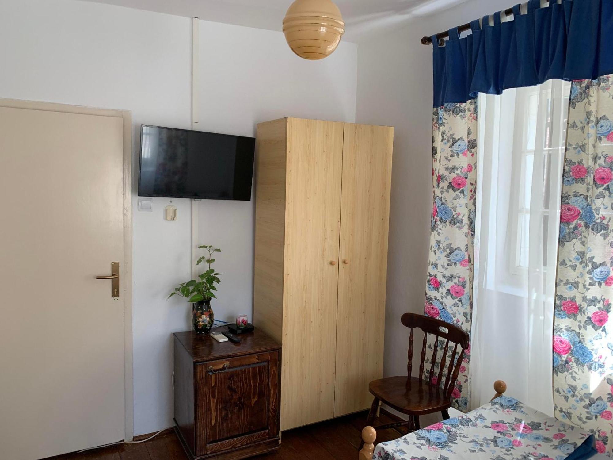 Viktor Rooms Kotor Luaran gambar