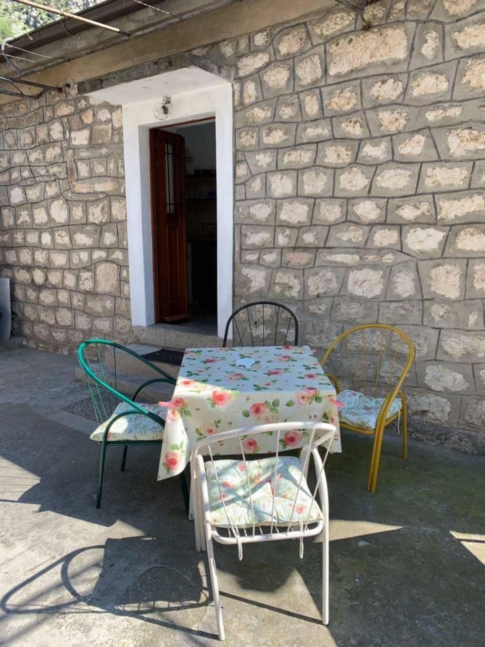 Viktor Rooms Kotor Luaran gambar