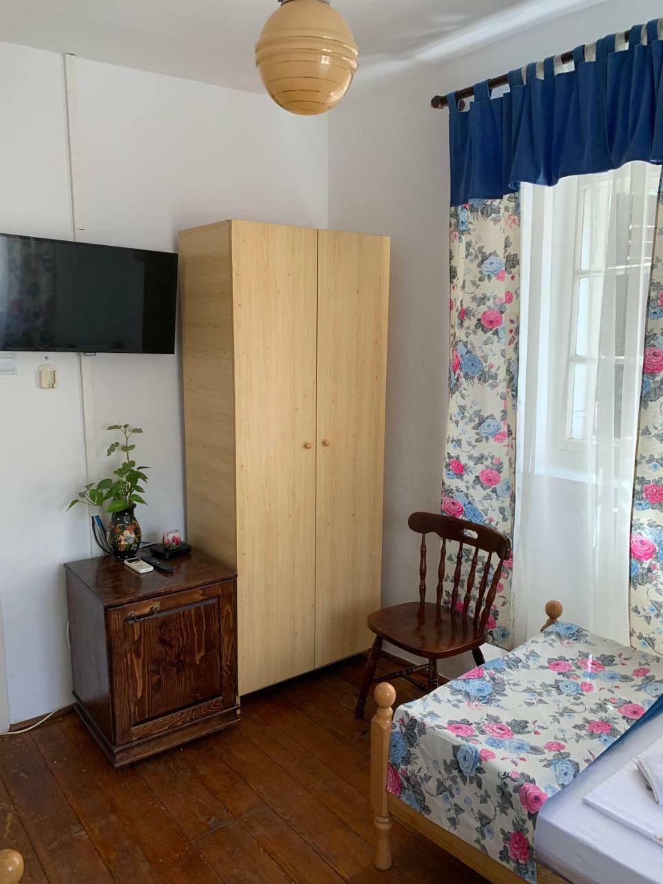 Viktor Rooms Kotor Luaran gambar