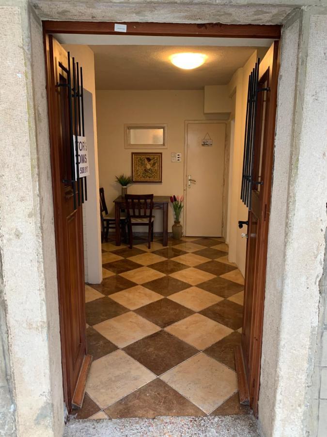 Viktor Rooms Kotor Luaran gambar